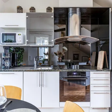 Scandi Loft, Jacuzzi, Balcony, Aircon * Helsingfors