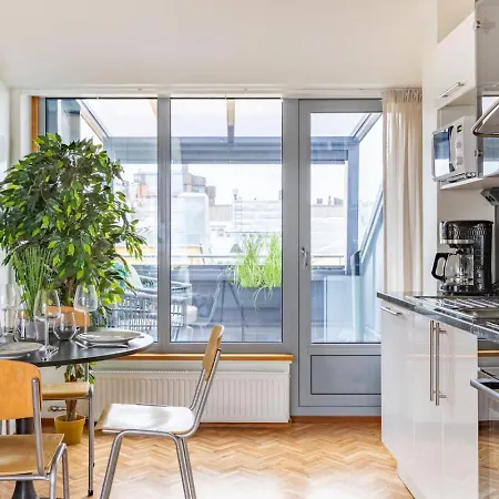 Scandi Loft, Jacuzzi, Balcony, Aircon Lejlighed *