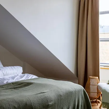 Scandi Loft, Jacuzzi, Balcony, Aircon *