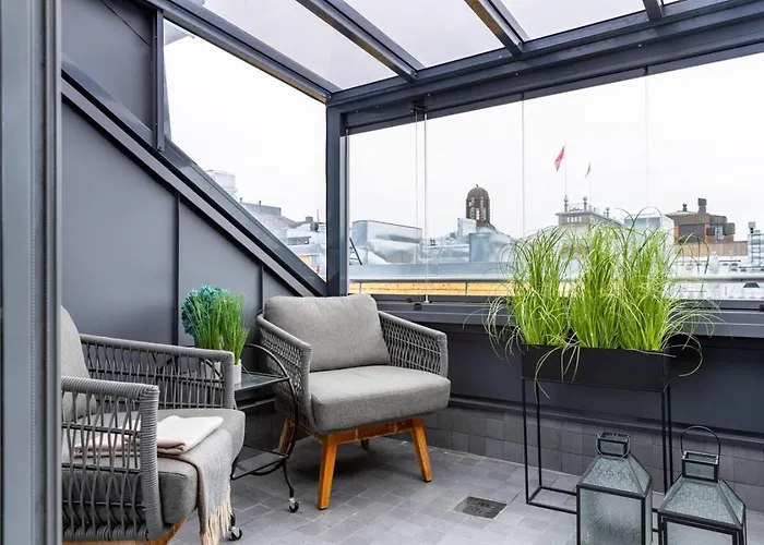 Scandi Loft, Jacuzzi, Balcony, Aircon Lägenhet