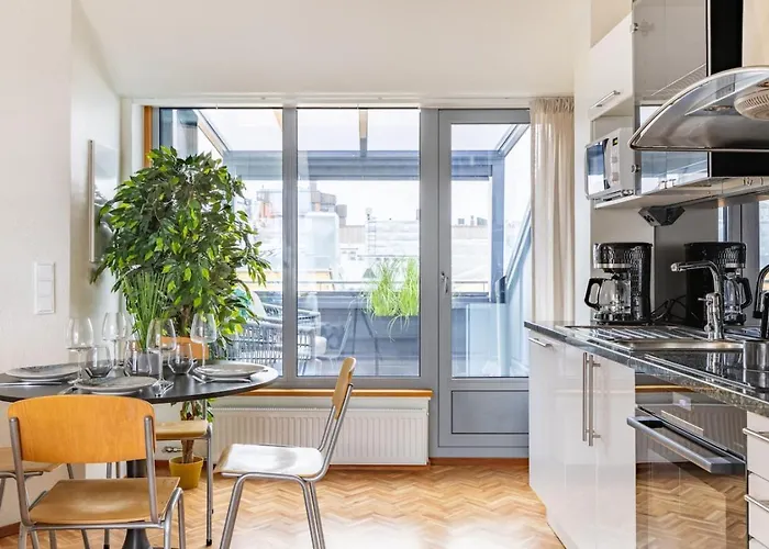 Scandi Loft, Jacuzzi, Balcony, Aircon Lägenhet *