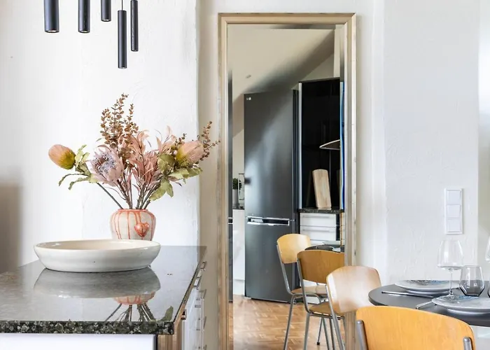 Scandi Loft, Jacuzzi, Balcony, Aircon *