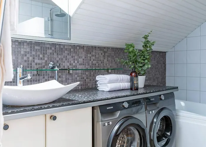 Scandi Loft, Jacuzzi, Balcony, Aircon